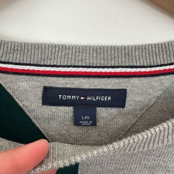 Tommy Hilfiger Men’s Modern Varsity Collegiate Color-block Crewneck Sweater - Picture 4 of 11